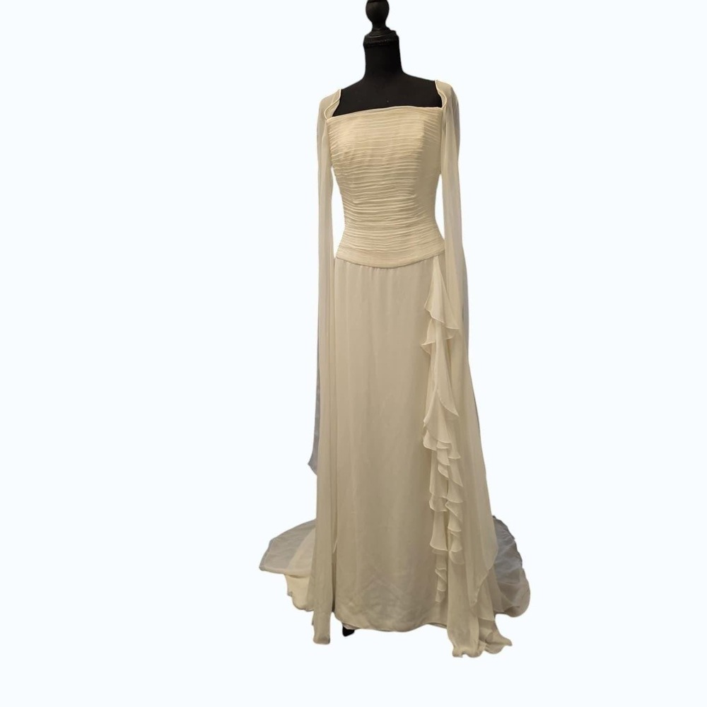 Pronovias Sandalina Wedding Dress Size 8 Ivory Ruched Bridal Gown Train